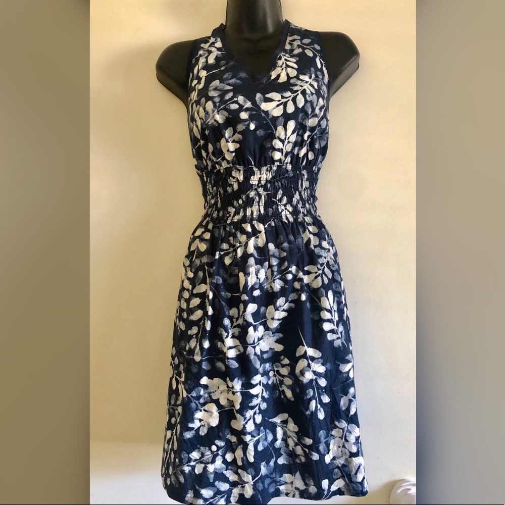 Lightweight sleeveless V-neck simply Vera  dress M